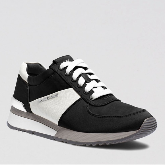 Michael Kors Sneakers - Picture 2 of 4